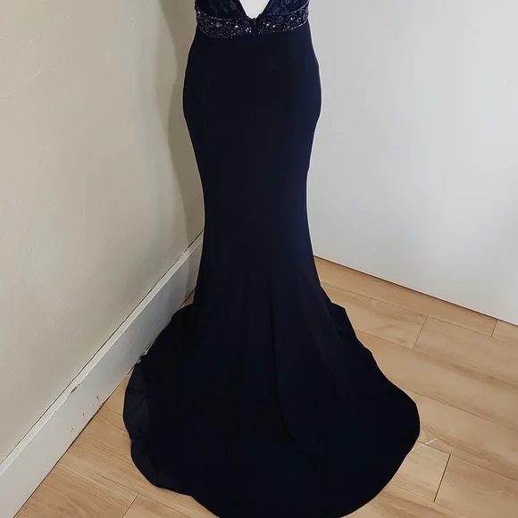 Size 2 Navy & Nude Prom/Pageant/Evening Gown by Dave & Johnny - Picture 8 of 8